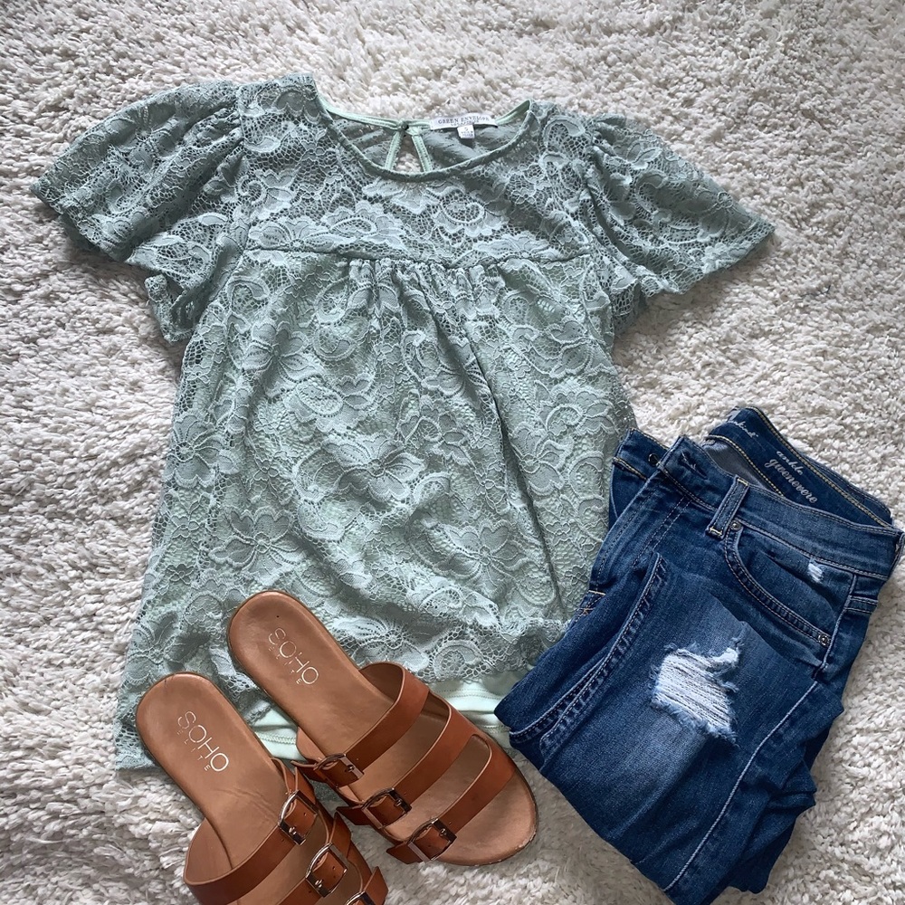 Mint floral blouse perfect for spring!